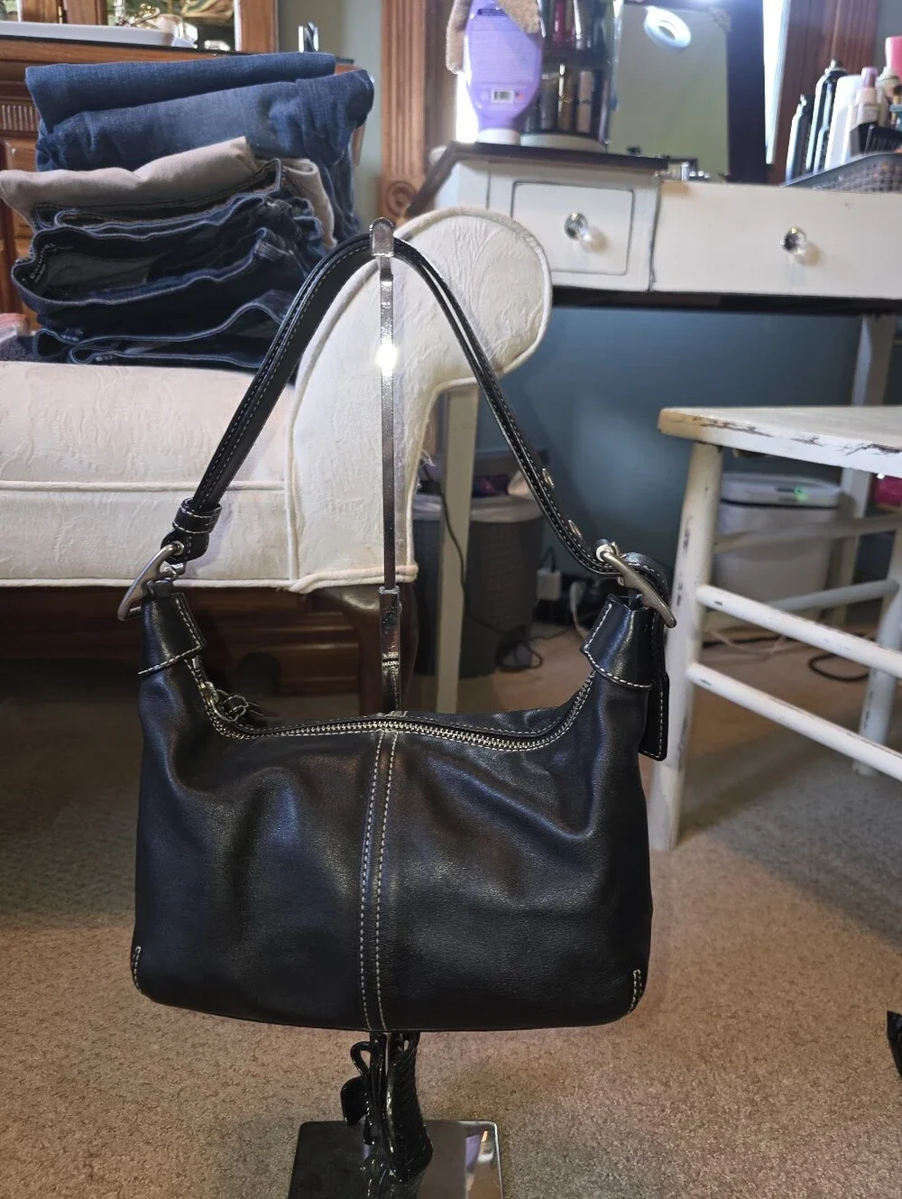 COACH Y2K Black Leather Shoulder Bag with Contrast Stitching #B061-9564